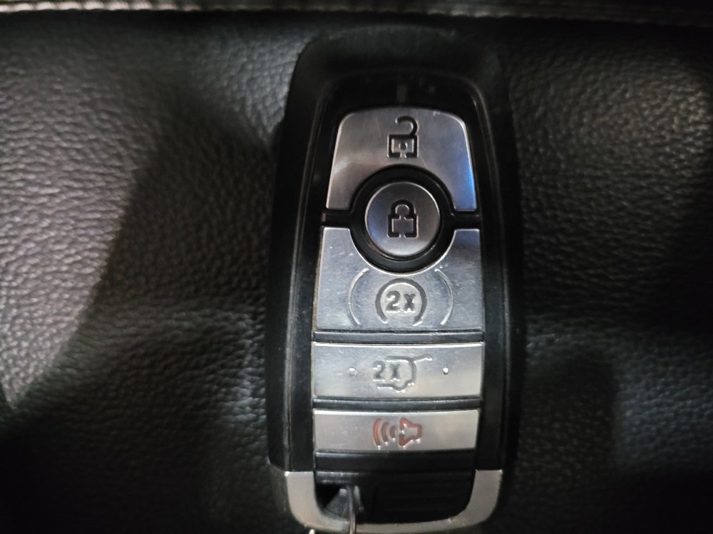 Used 2020 Ford Explorer XLT w/ Equipment Group 202A AWD/4WD image 32
