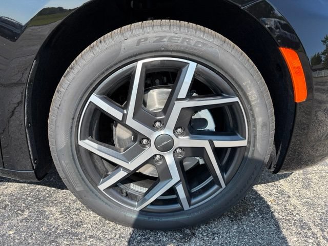 New 2027 Chrysler Pacifica Pinnacle w/ Theater Group FWD image 23