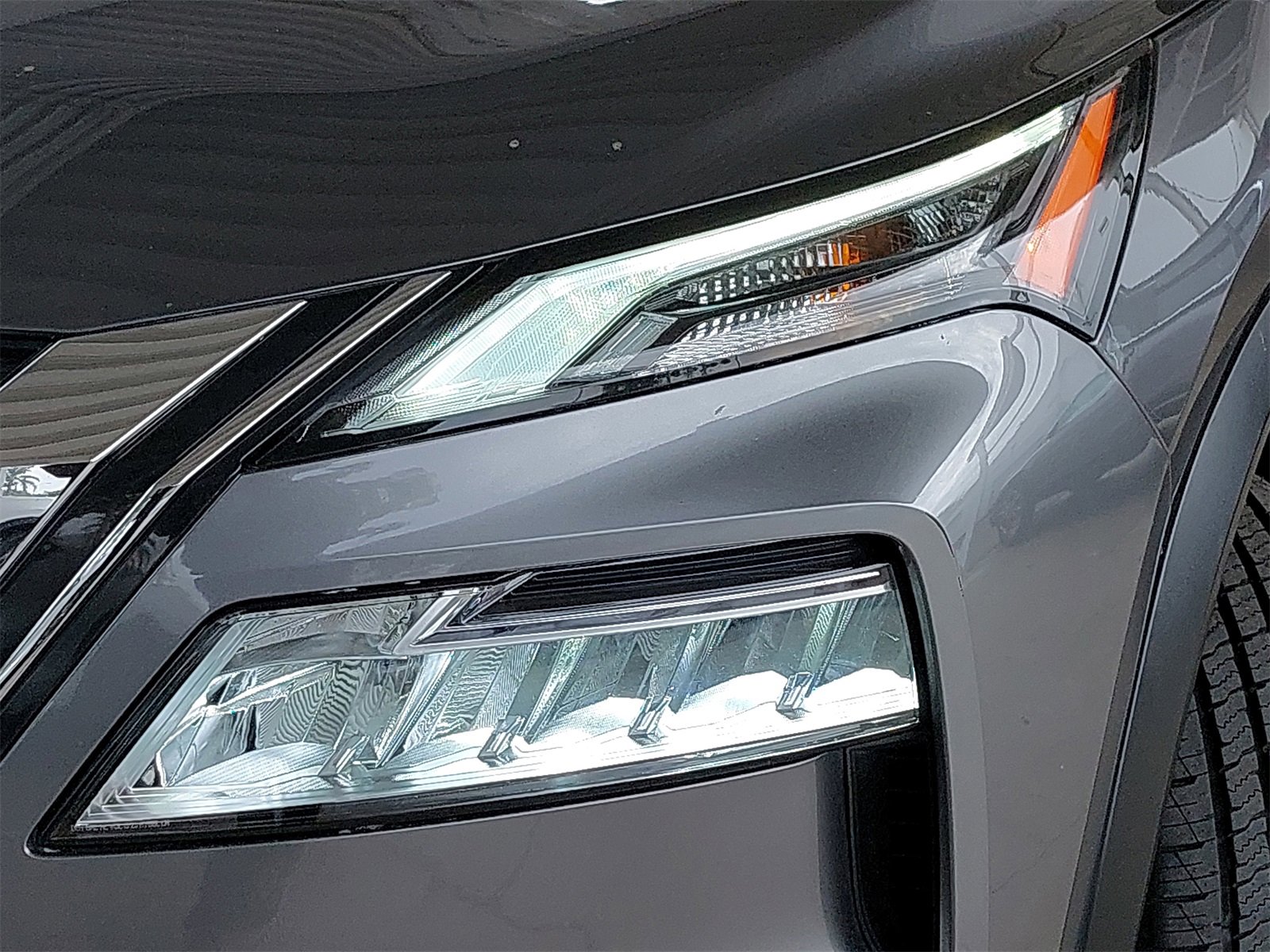 Used 2023 Nissan Rogue SV image 29