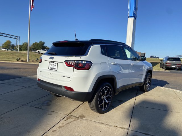 Used 2024 Jeep Compass Limited AWD/4WD image 11