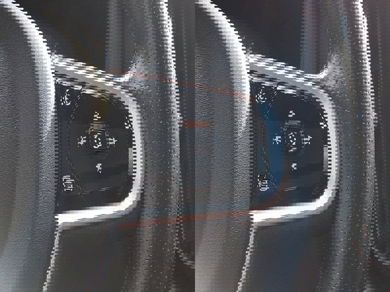 Used 2019 Volvo XC60 T5 Inscription w/ Protection Package Premier image 22