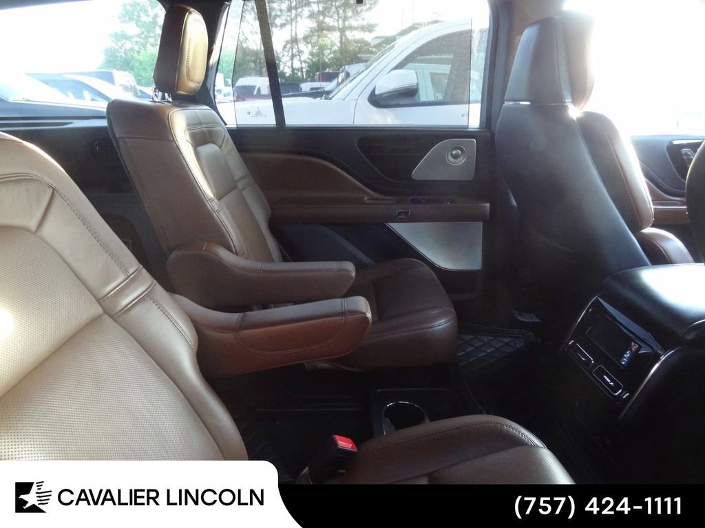 Used 2022 Lincoln Aviator Reserve w/ Equipment Group 201A AWD/4WD image 7