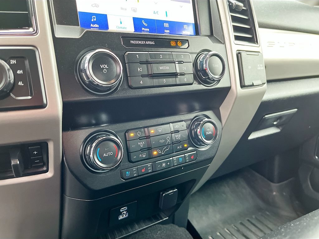 Used 2020 Ford F250 Lariat w/ Lariat Value Package AWD/4WD image 29