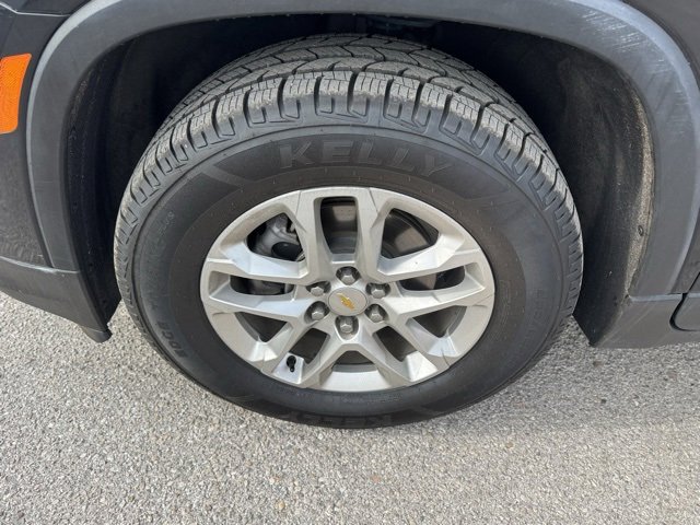 Used 2023 Chevrolet Traverse LS image 8