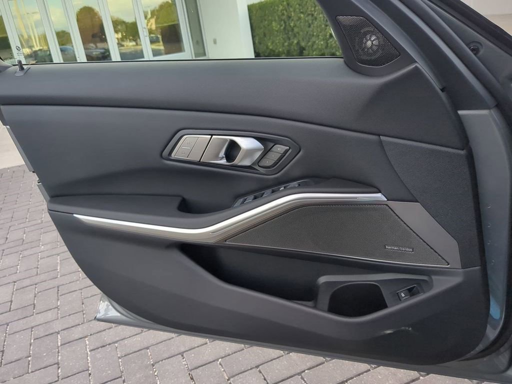 New 2026 BMW 330i Sedan w/ M Sport Package image 31