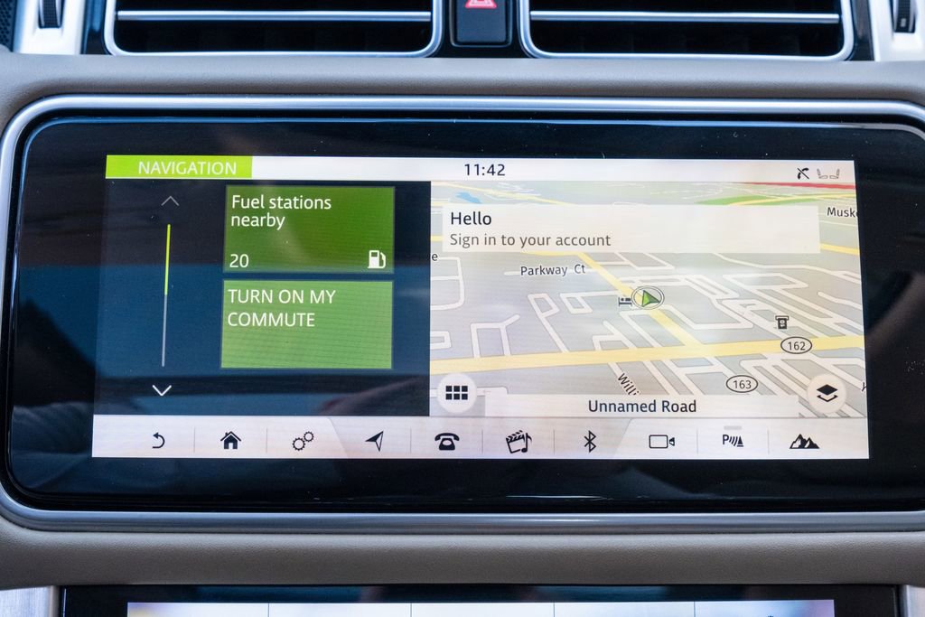 Used 2019 Land Rover Range Rover HSE image 17