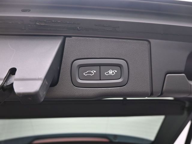 Used 2023 Volvo XC60 B5 Plus w/ Protection Package Premier image 32