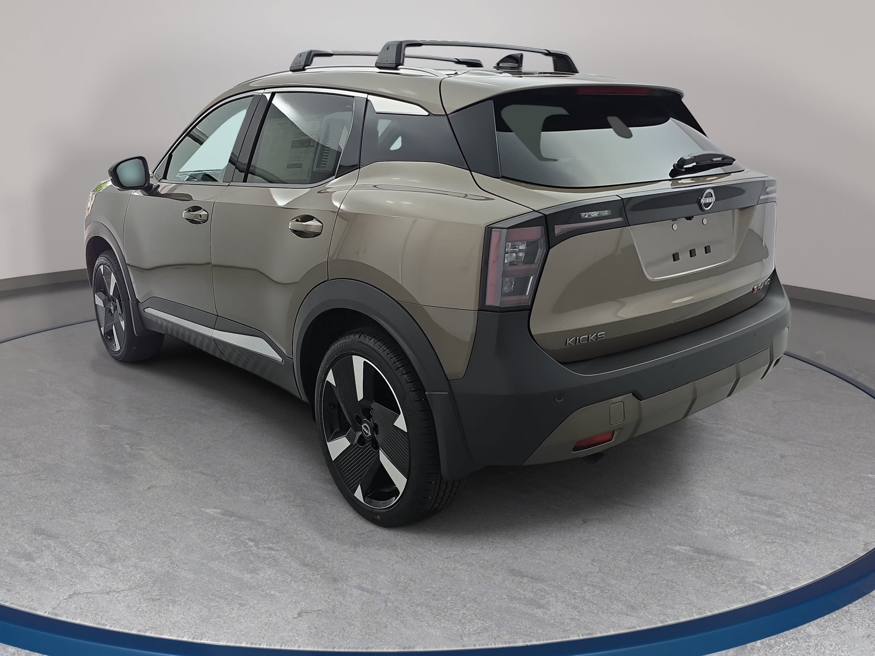 New 2026 Nissan Kicks SR w/ Cold Weather Package AWD/4WD image 7