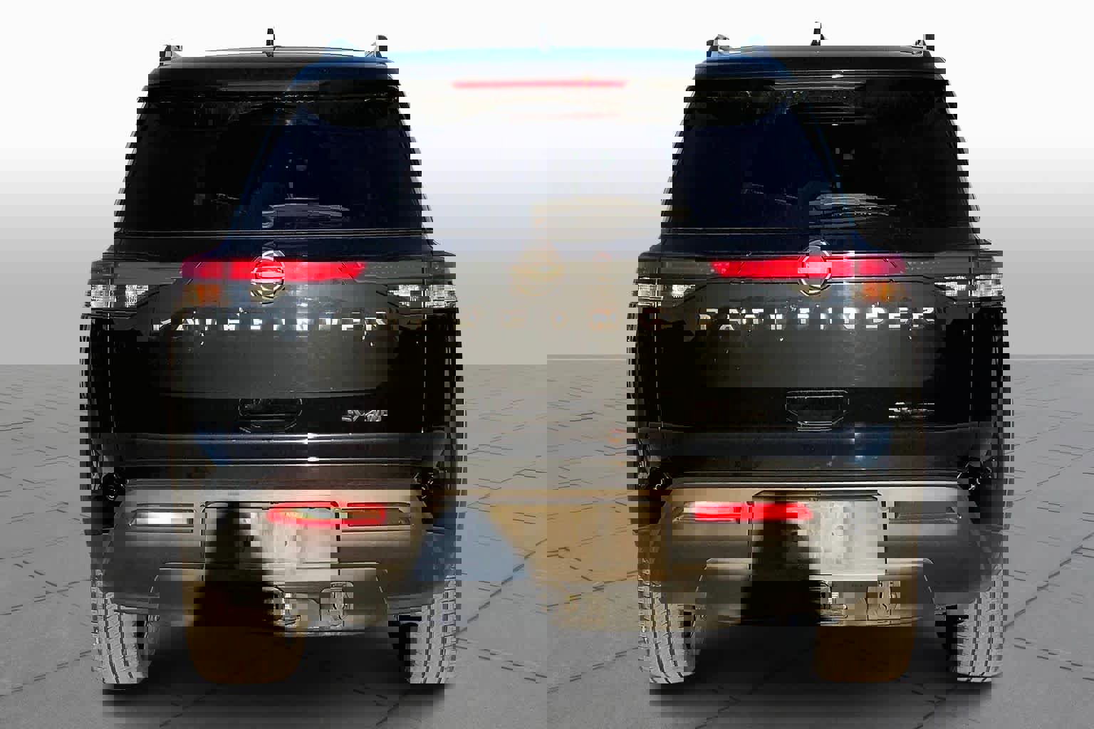 Used 2022 Nissan Pathfinder SV w/ SV Premium Package image 4