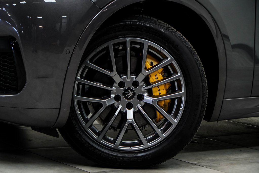 Used 2023 Maserati Grecale GT image 3