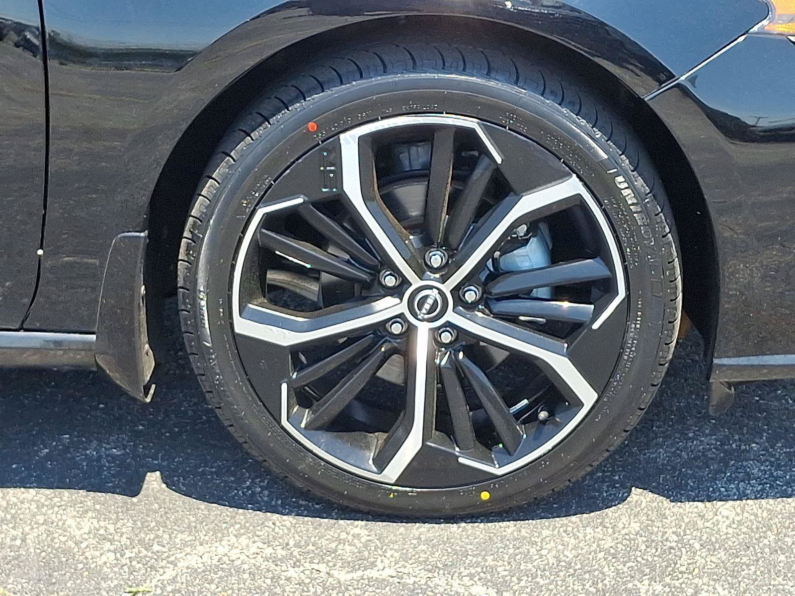 Used 2024 Nissan Altima 2.5 SR w/ SR Premium Package FWD image 8