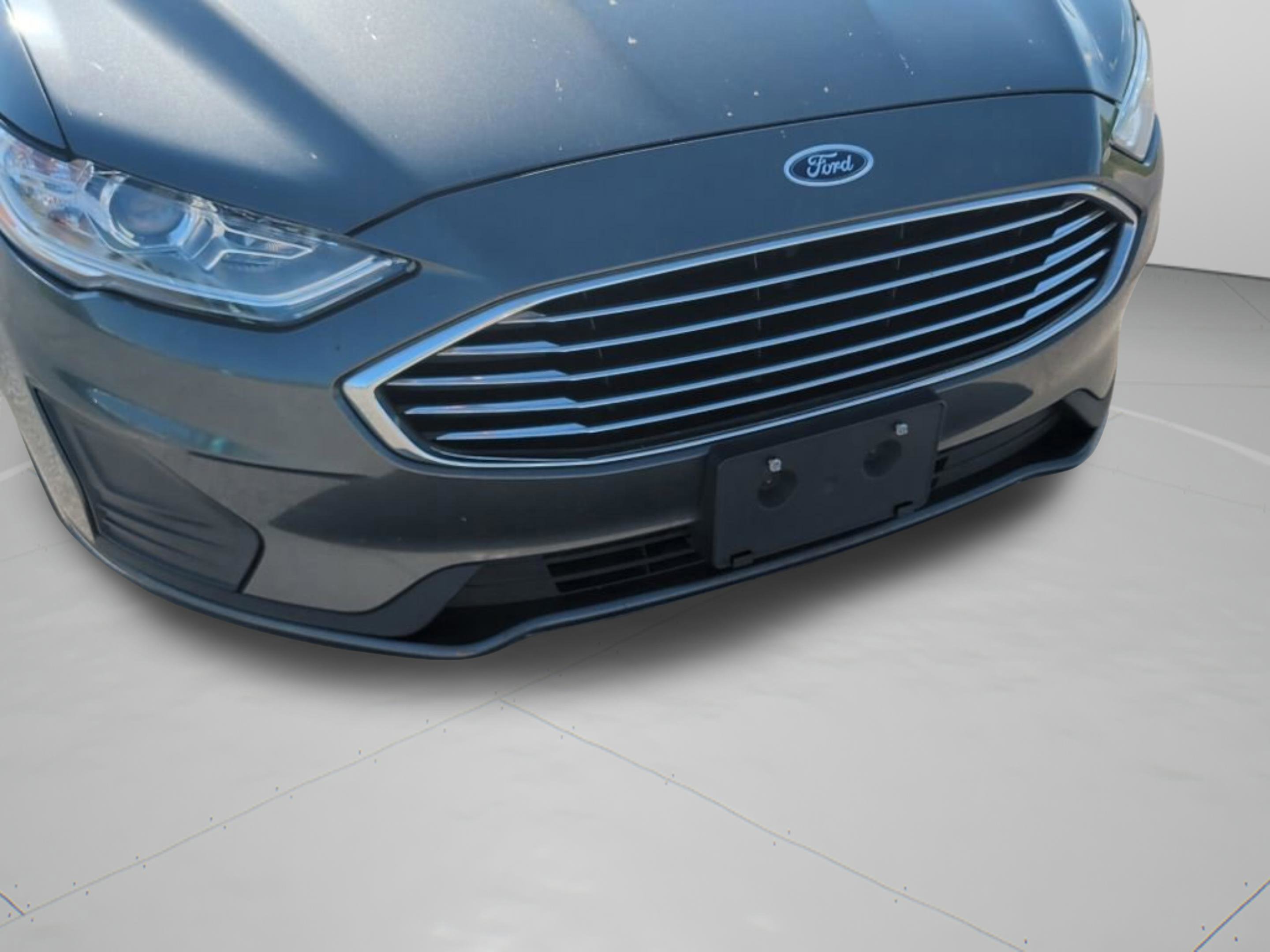 Used 2020 Ford Fusion SE image 40