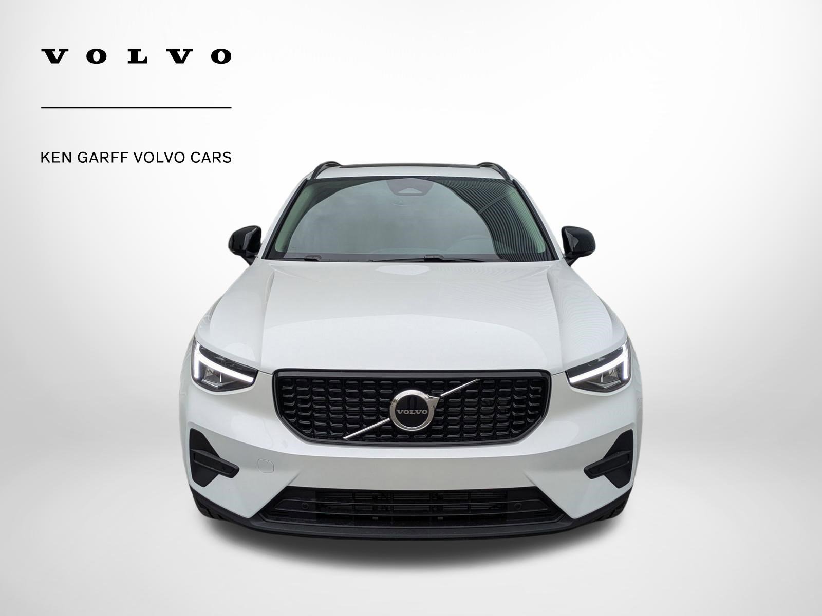 New 2026 Volvo XC40 B5 Core w/ Climate Package image 9