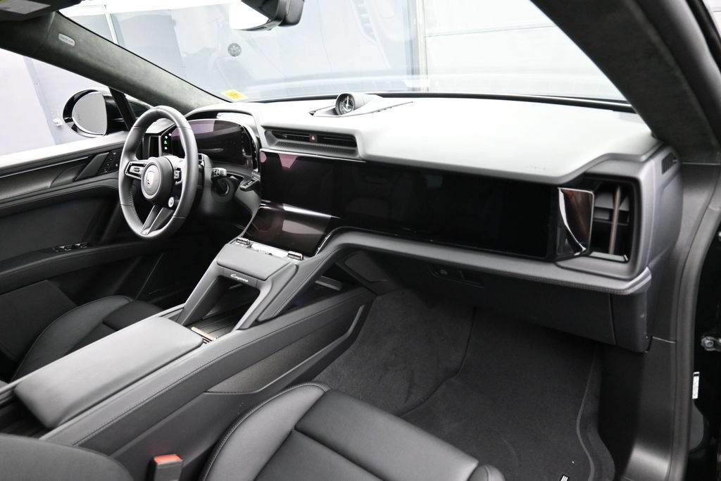 New 2026 Porsche Cayenne Turbo AWD/4WD image 30