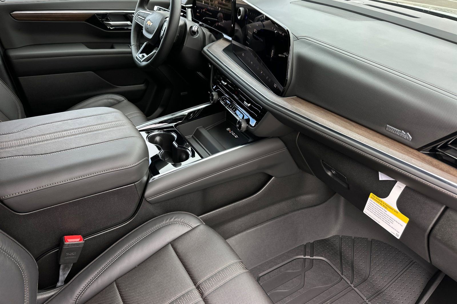 New 2026 Chevrolet Suburban High Country w/ LPO, Illumination Package image 17