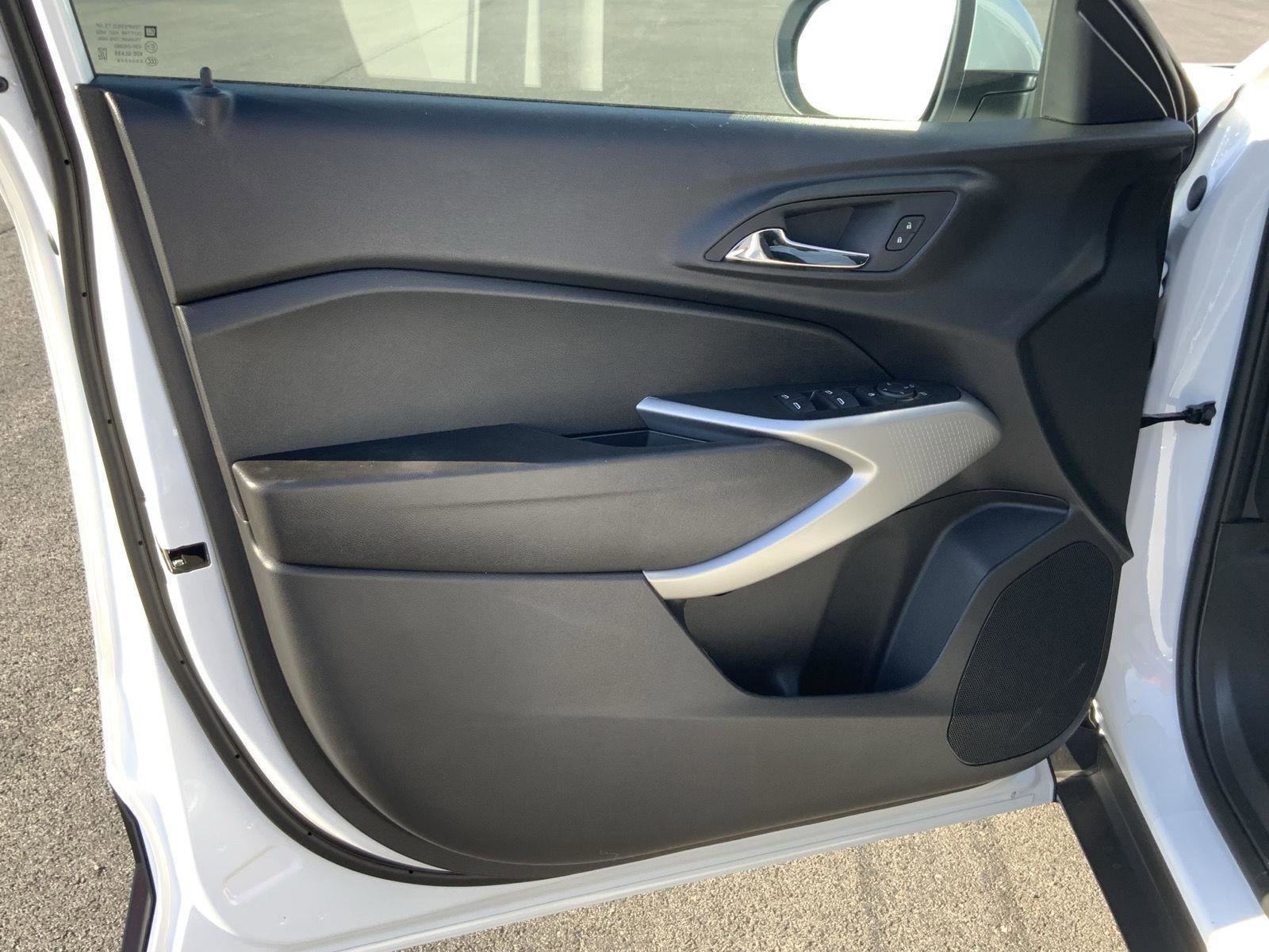 New 2026 Chevrolet Trax LS w/ LS Convenience Package FWD image 20