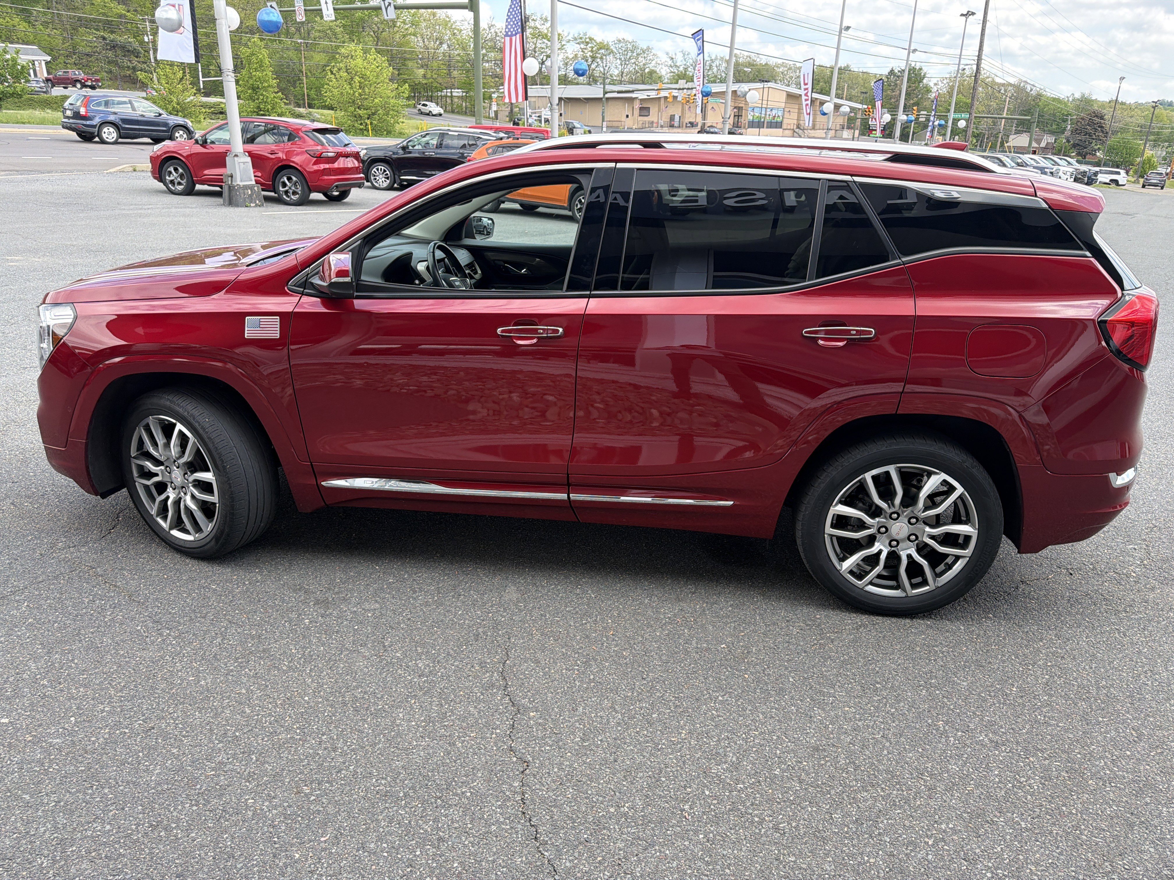 Used 2023 GMC Terrain Denali w/ Denali Premium Package AWD/4WD image 5