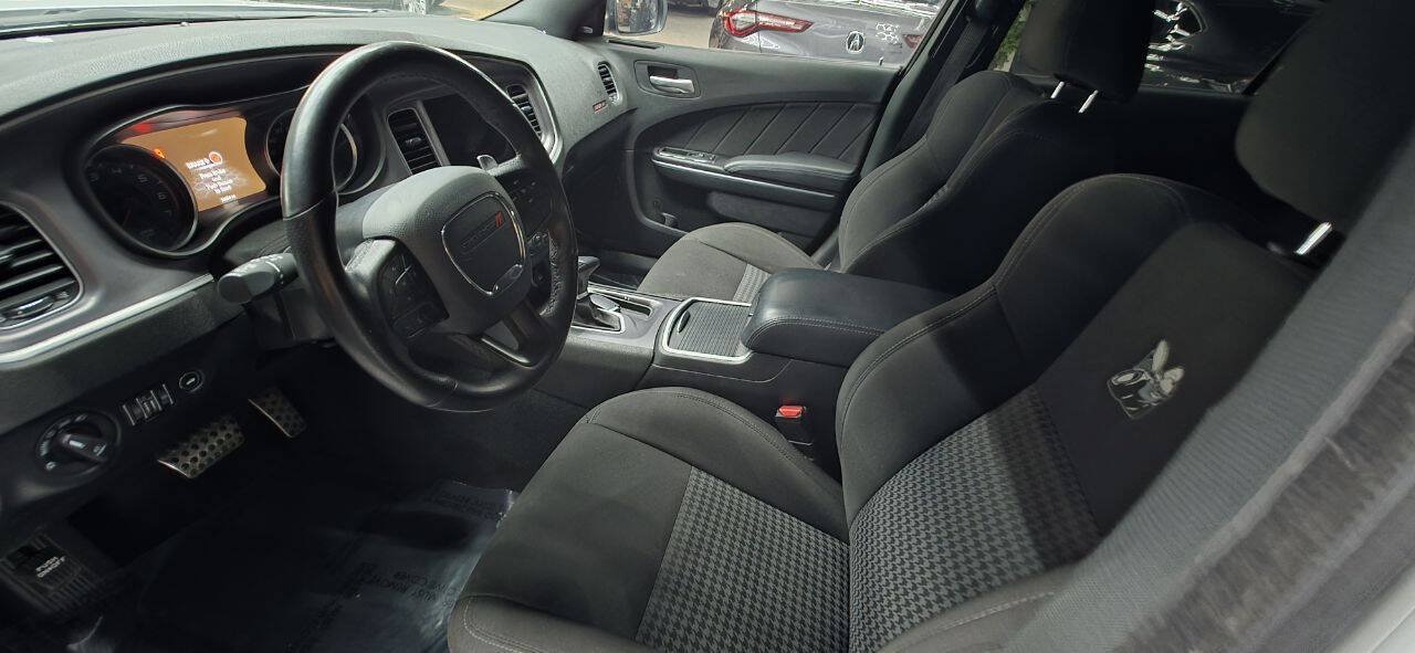 Used 2022 Dodge Charger Scat Pack RWD image 15