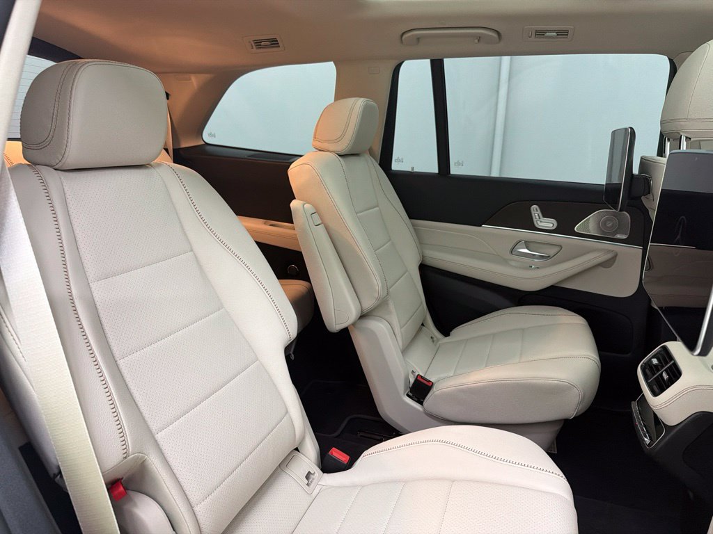 New 2027 Mercedes-Benz GLS 450 4MATIC image 31