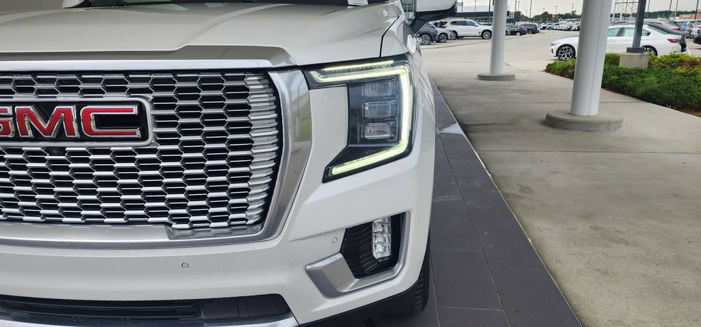 Used 2024 GMC Yukon Denali AWD/4WD image 2