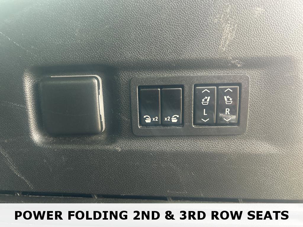 Used 2022 Chevrolet Suburban Premier image 11