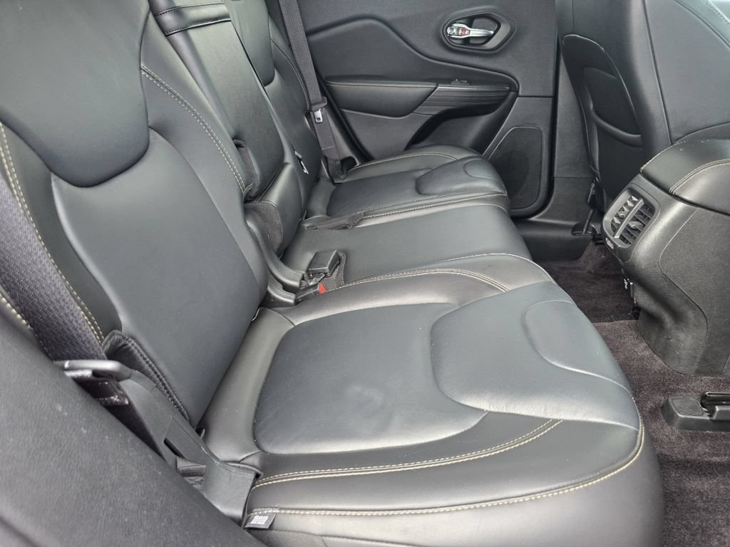 Used 2017 Jeep Cherokee Limited AWD/4WD image 20