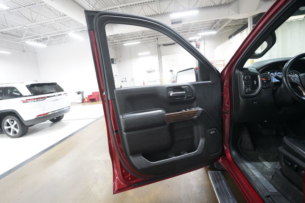 Used 2019 Chevrolet Silverado 1500 High Country w/ Technology Package AWD/4WD image 27