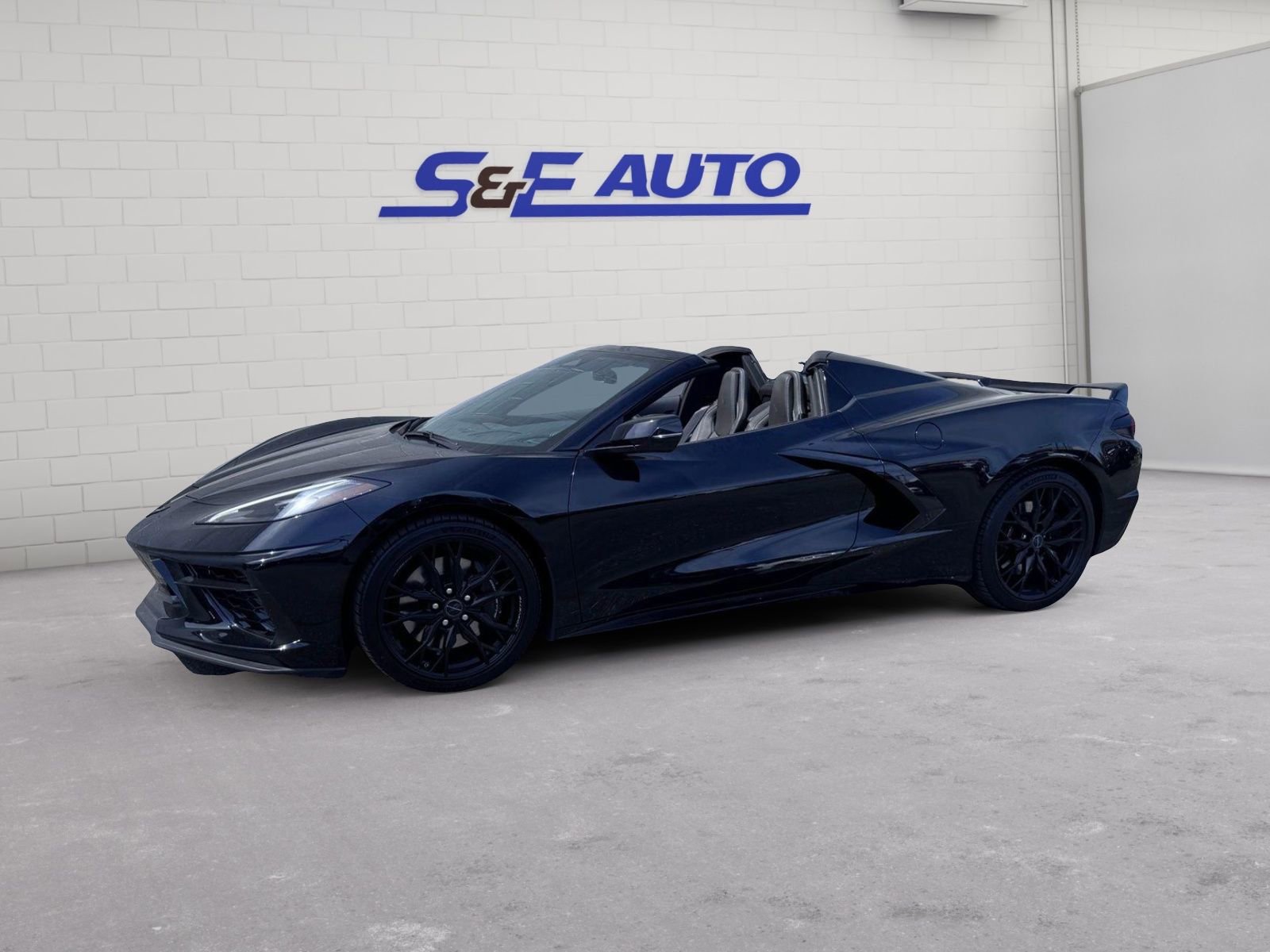 Used 2024 Chevrolet Corvette Stingray Convertible w/ Z51 Performance Package image 1