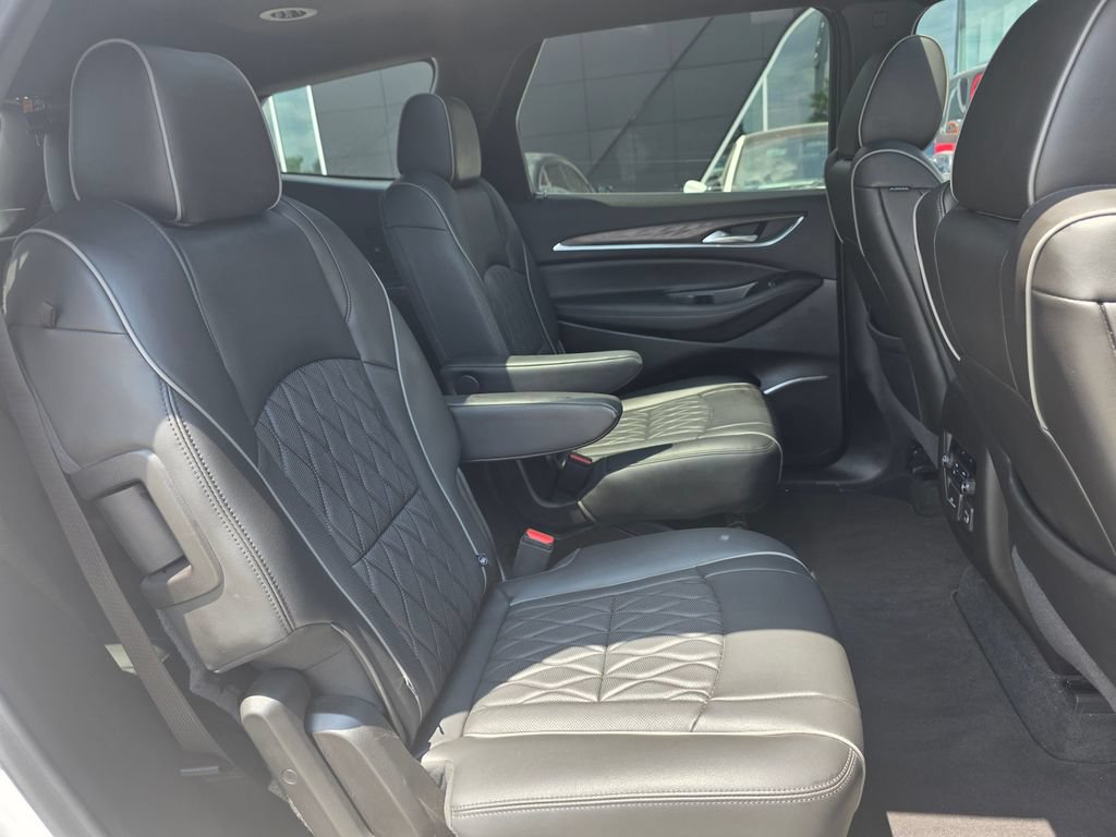Used 2022 Buick Enclave Avenir FWD image 20