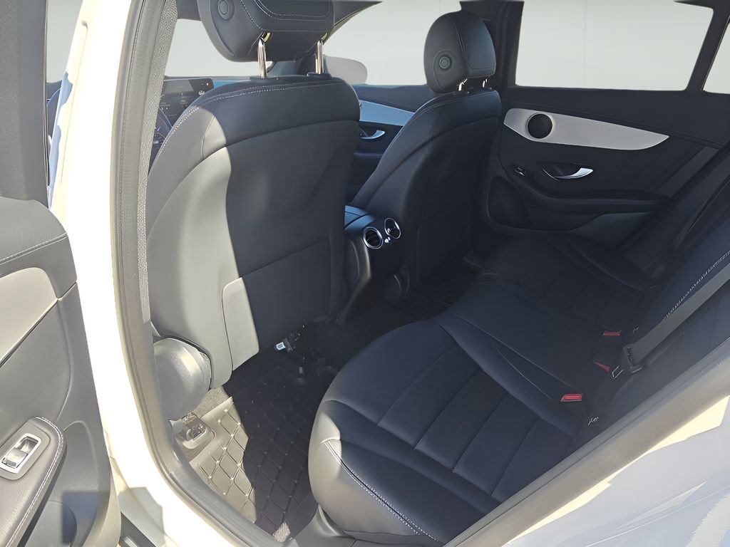 Used 2023 Mercedes-Benz GLC 300 4MATIC Coupe image 15