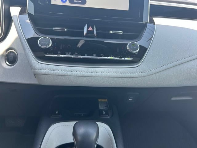 Used 2025 Toyota Corolla XSE FWD image 19