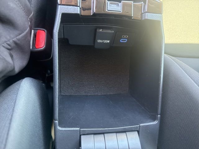 Used 2022 Toyota Corolla LE image 28