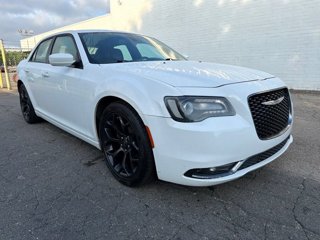 Used 2019 Chrysler 300 S RWD image 8