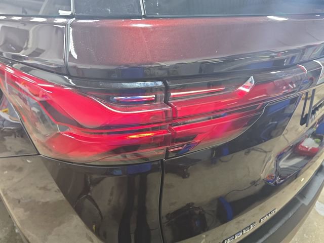 Used 2023 Chevrolet Traverse LT image 37