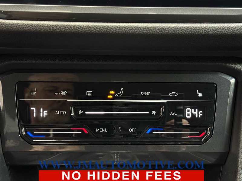 Used 2024 Volkswagen Tiguan SE image 38