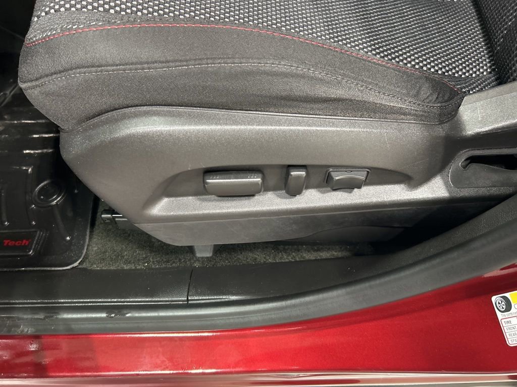 Used 2017 Chevrolet Equinox LT w/ Convenience Package image 11