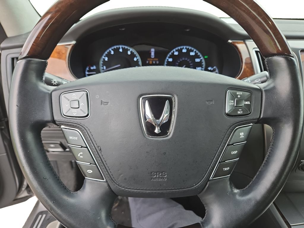 Used 2011 Hyundai Equus Signature RWD image 12