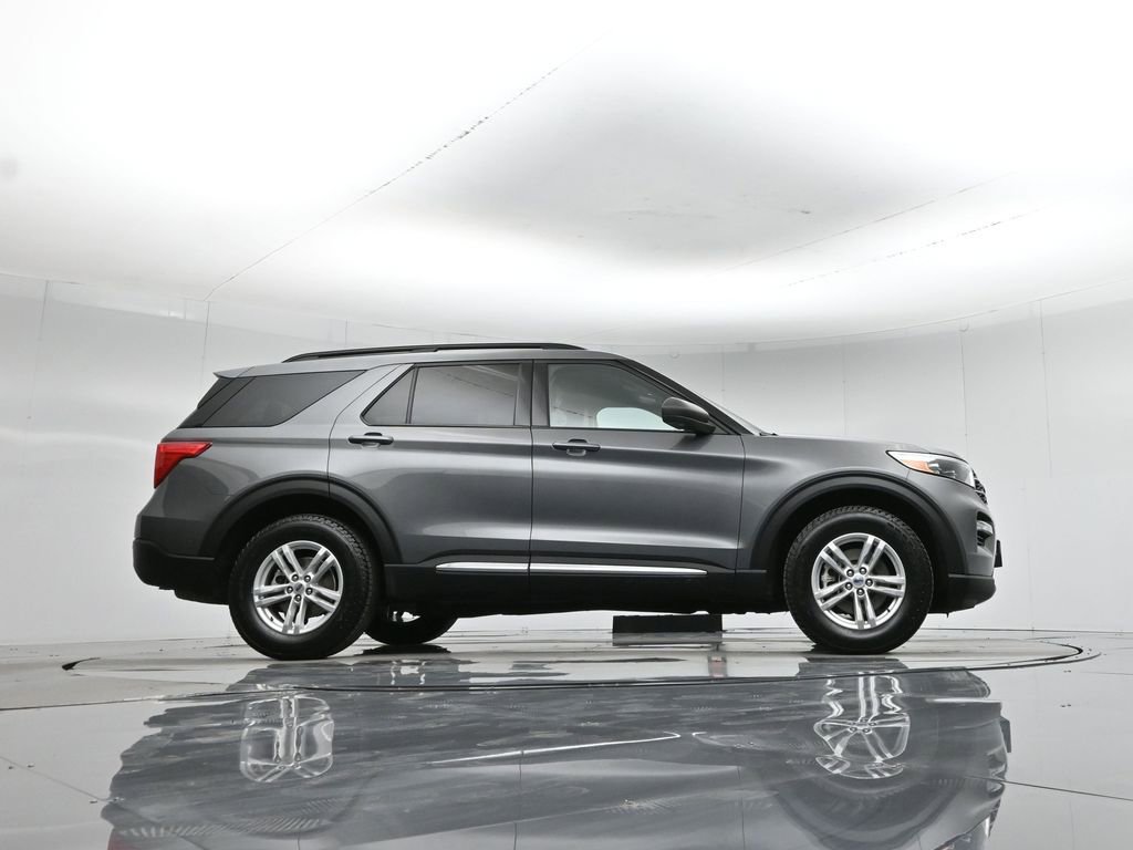 Certified 2022 Ford Explorer XLT w/ Equipment Group 202A image 59