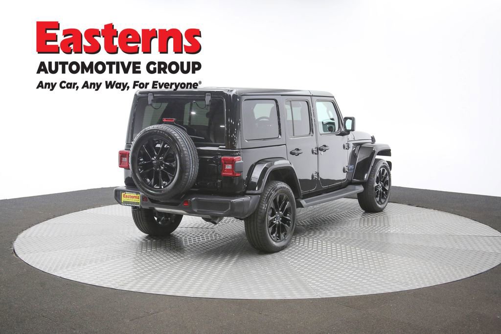 Used 2025 Jeep Wrangler Unlimited Sahara AWD/4WD image 36