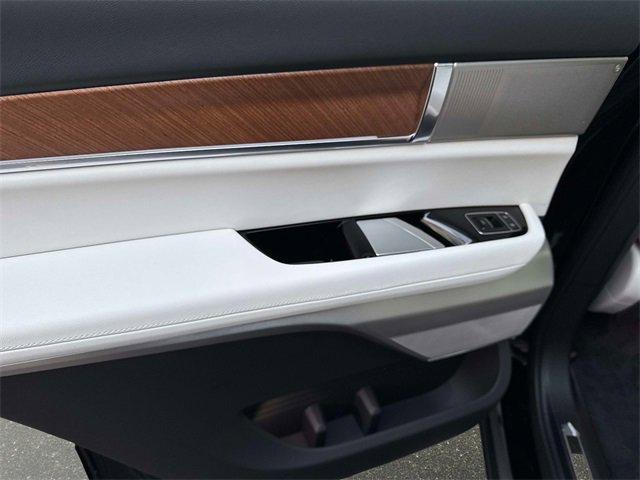 New 2026 Cadillac Vistiq Sport image 13