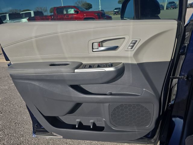 Used 2024 Toyota Sienna Limited image 28