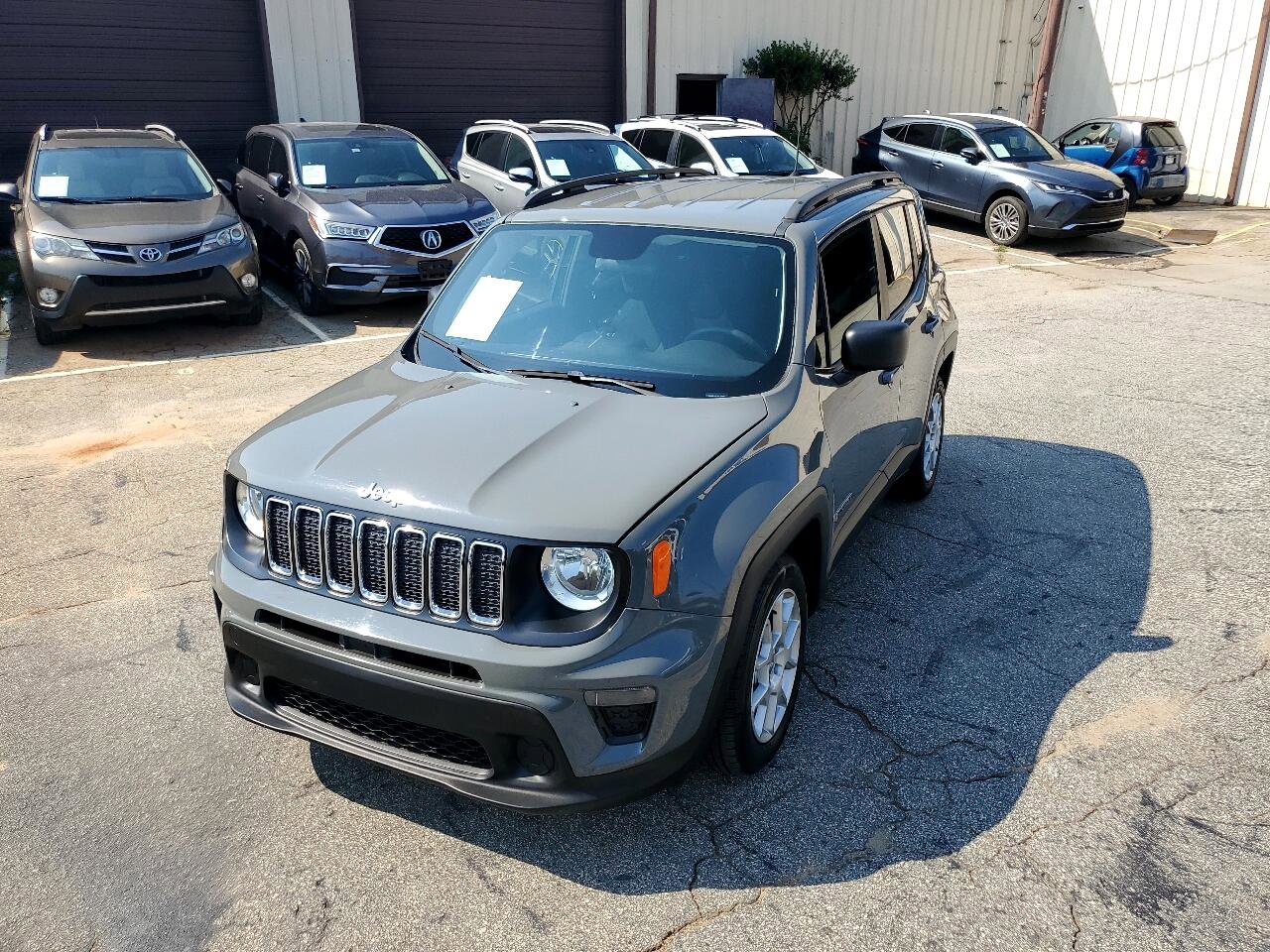 Used 2020 Jeep Renegade Sport w/ Sport Appearance Group image 2