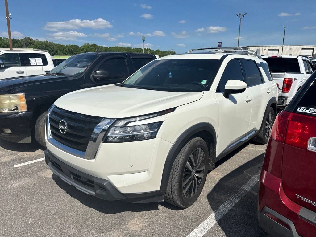 Used 2024 Nissan Pathfinder Platinum w/ Cargo Package AWD/4WD image 8