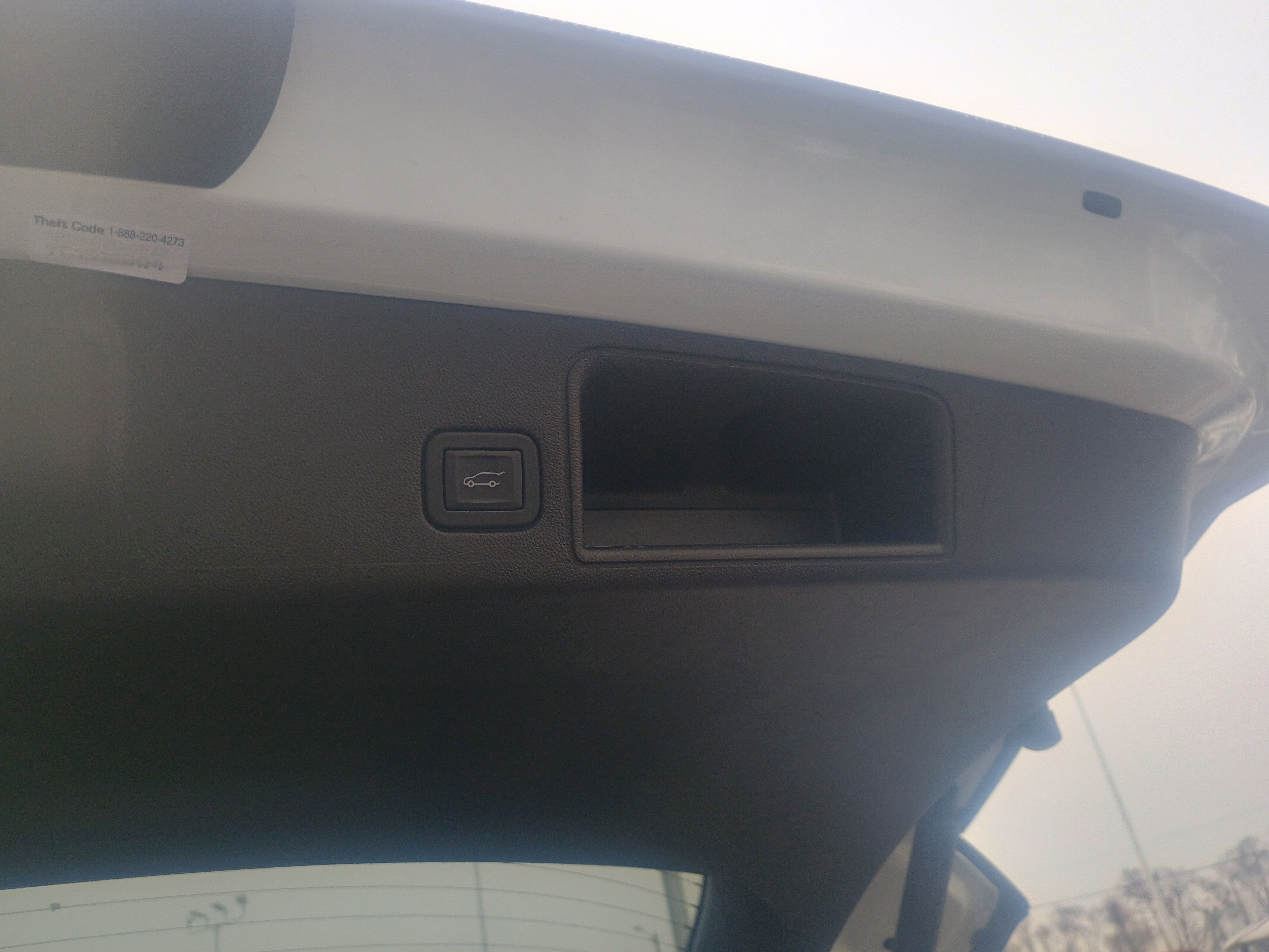 Used 2024 GMC Terrain SLT image 13