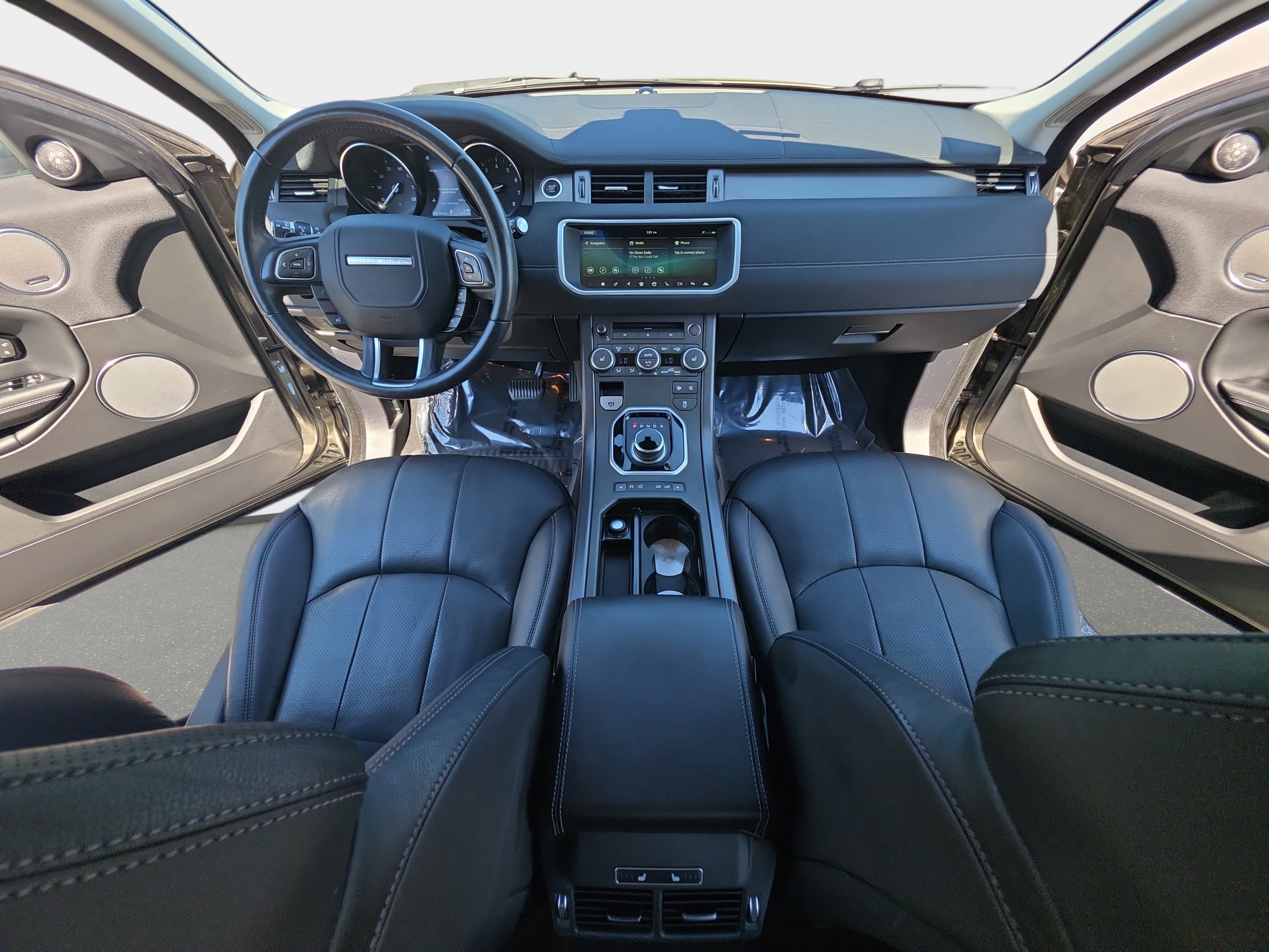 Used 2018 Land Rover Range Rover Evoque SE AWD/4WD image 9