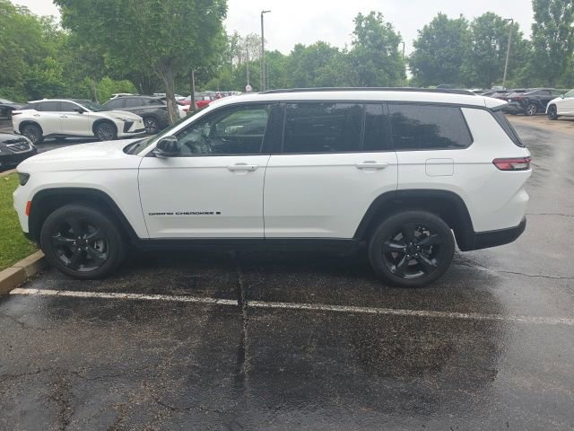 Used 2025 Jeep Grand Cherokee L Altitude AWD/4WD image 3