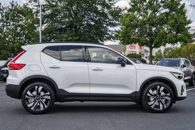 Used 2026 Volvo XC40 B5 Ultra w/ Protection Package Premier AWD/4WD image 3