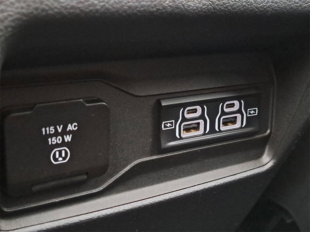 Certified 2023 Jeep Grand Cherokee Overland w/ Advanced Protech Group III image 18