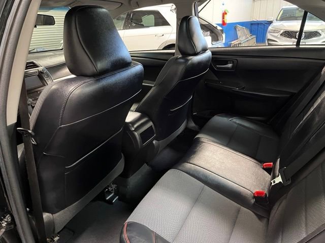 Used 2017 Toyota Camry SE FWD image 17
