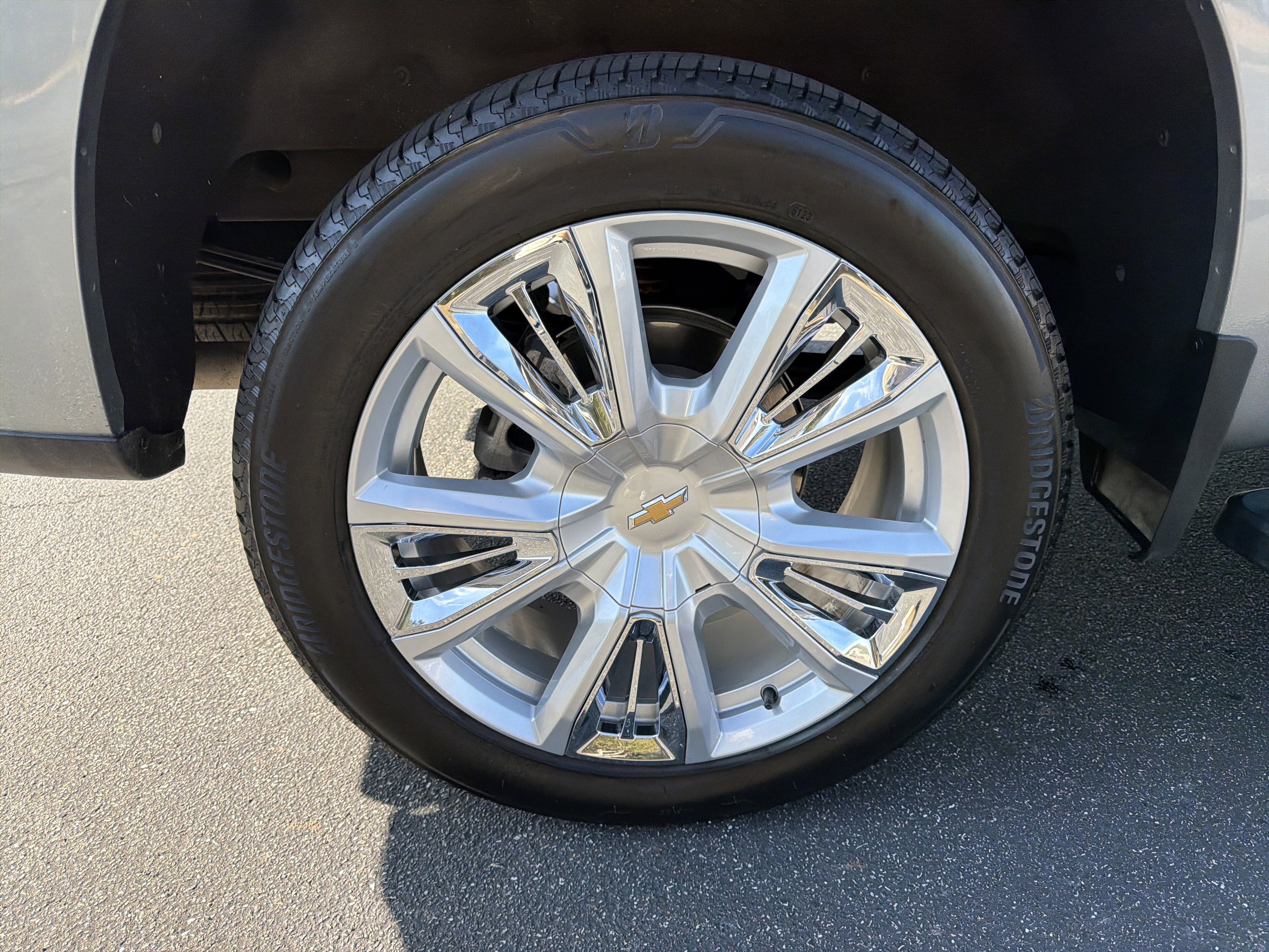 Used 2024 Chevrolet Silverado 1500 High Country w/ Technology Package image 18